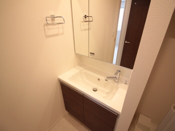 コンフォール甲子園口4丁目の物件内観写真