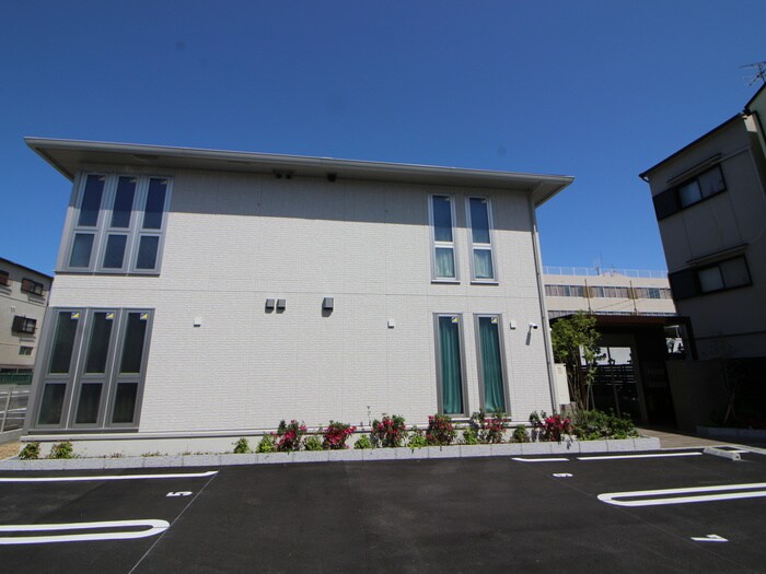 ラリュールの物件外観写真