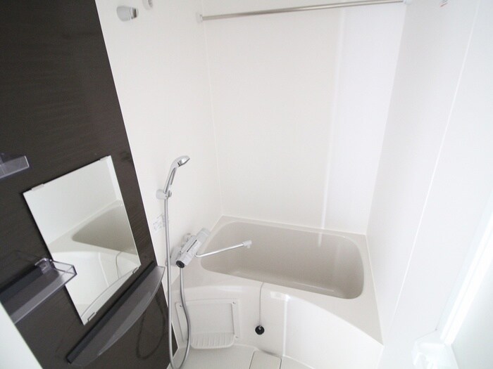 ワールドアイ神戸湊町(601)の物件内観写真