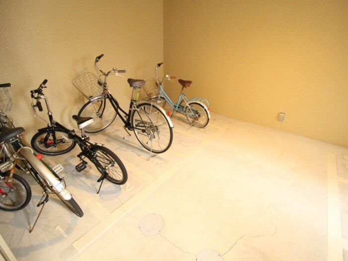 EST18の物件外観写真