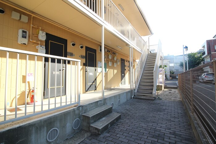 ｲｰｽﾄﾊｲﾂ甲南の物件外観写真