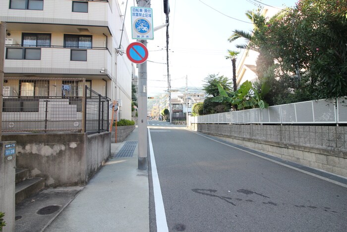 ｲｰｽﾄﾊｲﾂ甲南の物件外観写真