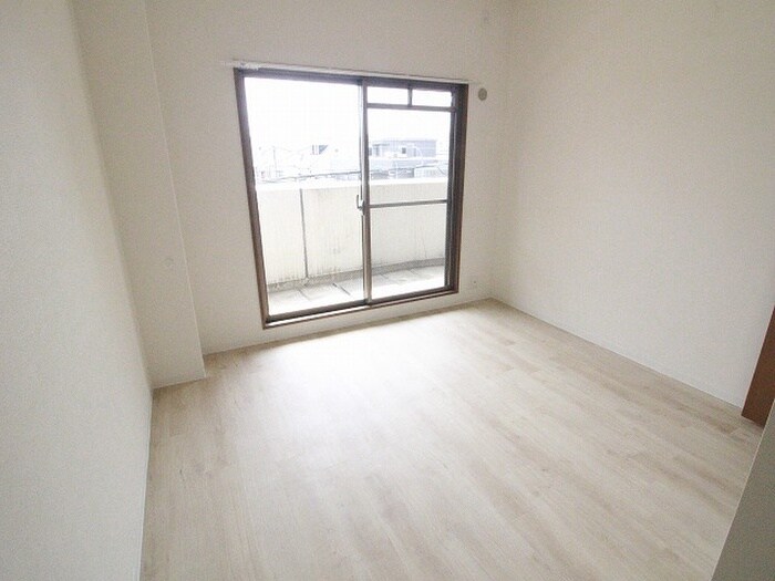 パインフィールド二条城の物件内観写真