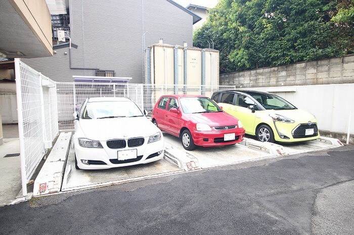 パインフィールド二条城の物件外観写真