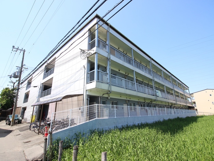 神吉マンションの物件外観写真