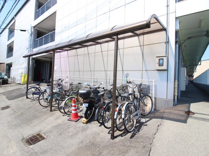 神吉マンションの物件外観写真