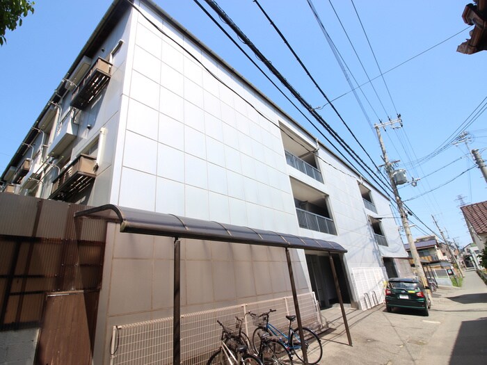 神吉マンションの物件外観写真