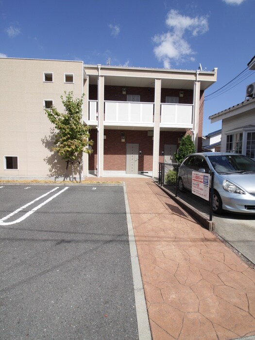 メゾンソウザⅠの物件外観写真