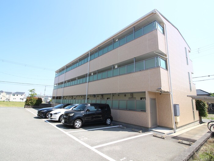 ｱﾝﾌﾟﾙ-ﾙﾌｪ-ﾙﾌﾘ-ｼﾞｱの物件外観写真