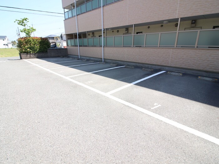 ｱﾝﾌﾟﾙ-ﾙﾌｪ-ﾙﾌﾘ-ｼﾞｱの物件外観写真