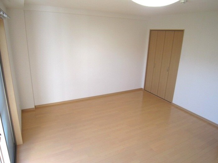 ｱﾝﾌﾟﾙ-ﾙﾌｪ-ﾙﾌﾘ-ｼﾞｱの物件内観写真