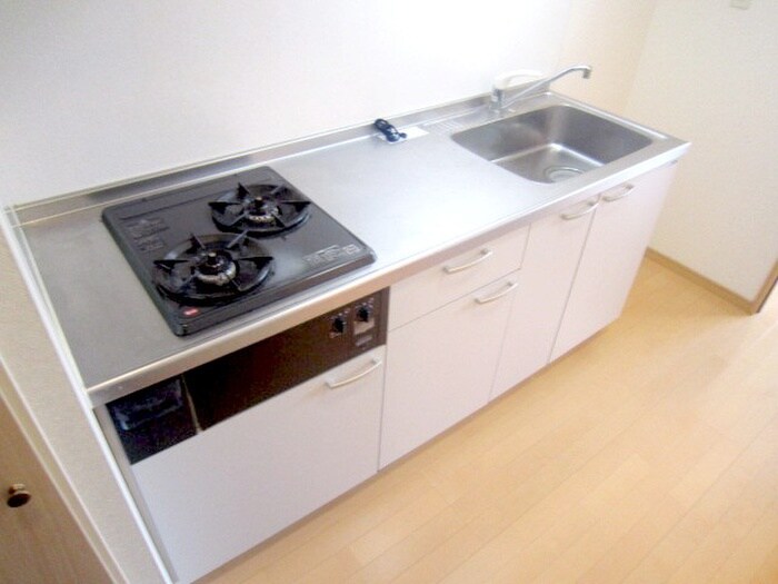 ｱﾝﾌﾟﾙ-ﾙﾌｪ-ﾙﾌﾘ-ｼﾞｱの物件内観写真