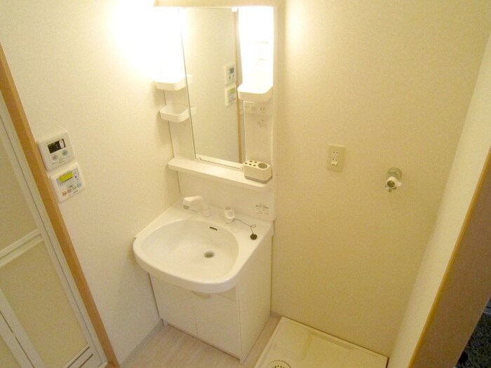 ｱﾝﾌﾟﾙ-ﾙﾌｪ-ﾙﾌﾘ-ｼﾞｱの物件内観写真