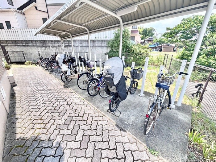 ラ・ジョリーメゾンの物件外観写真