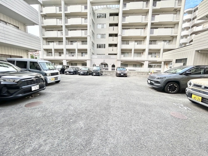 ロイヤルグレイスヴィラの物件外観写真