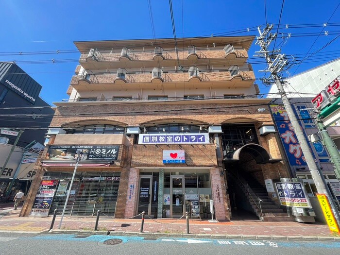 長岡プラザの物件外観写真