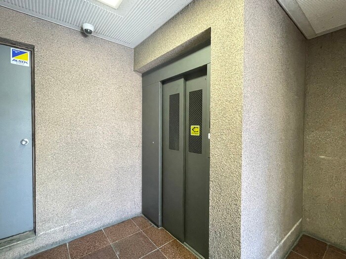 長岡プラザの物件外観写真