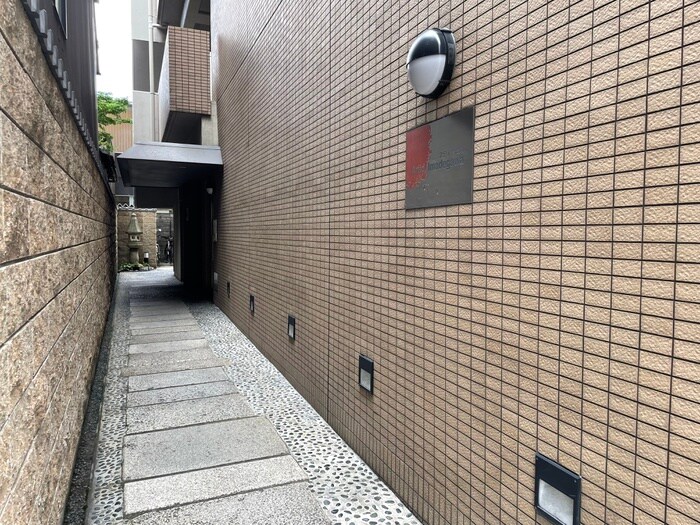 アティ今出川の物件外観写真