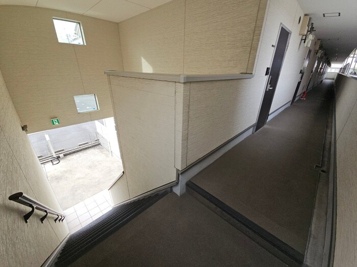 エムズコート新石切の物件外観写真