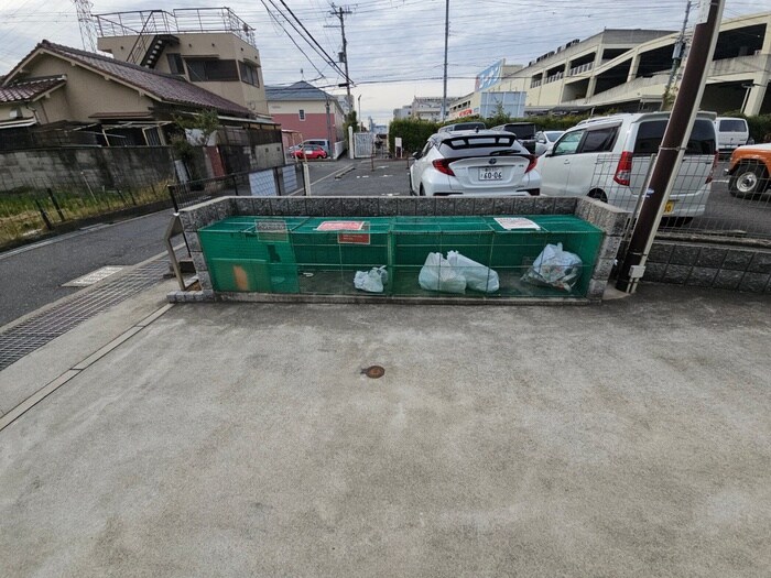 エムズコート新石切の物件外観写真