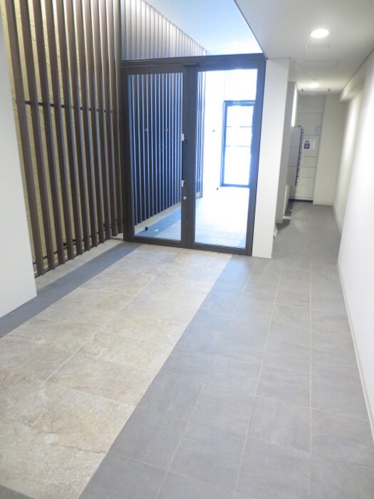 マンションロ－ドウェイの物件外観写真