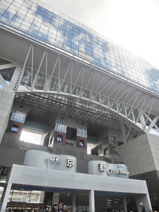 マンションロ－ドウェイの物件外観写真