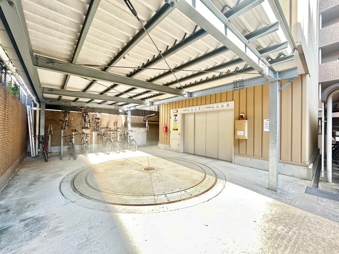 パインフィ－ルド五条の物件外観写真