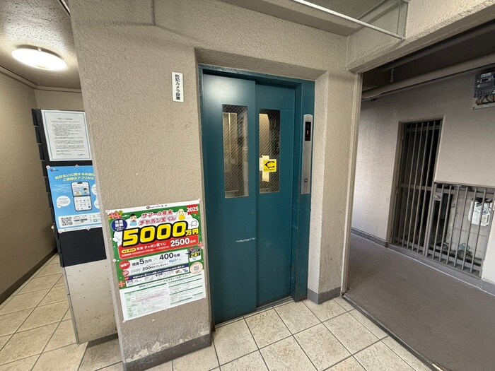 ロイヤルハイツ秀の物件外観写真