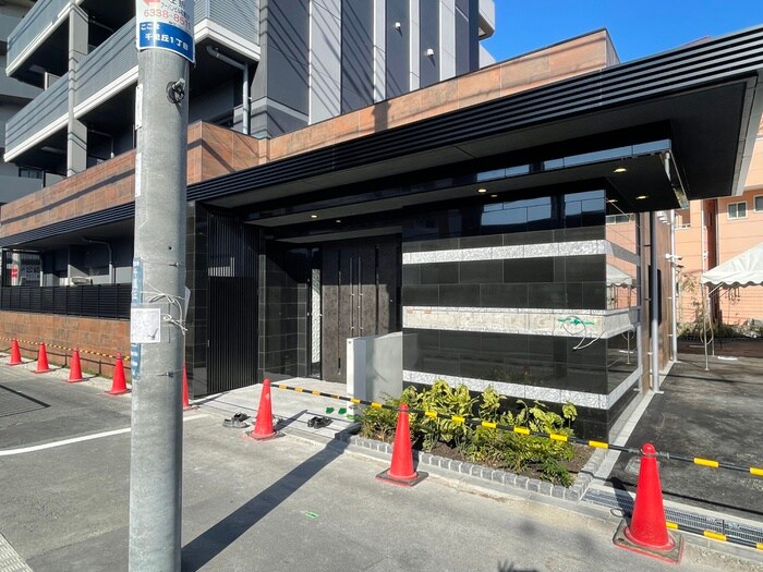 S-RESIDENCE千里丘の物件外観写真