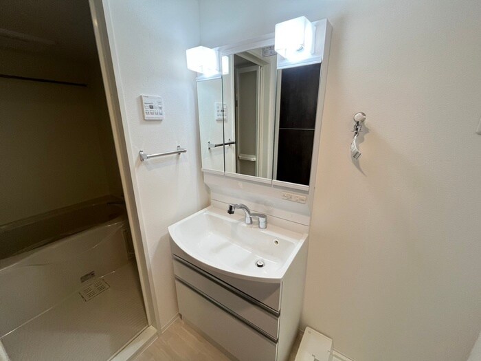 ｴｸﾞｾﾞ大阪CITYｵｰｽﾃｨﾝ(205)の物件内観写真