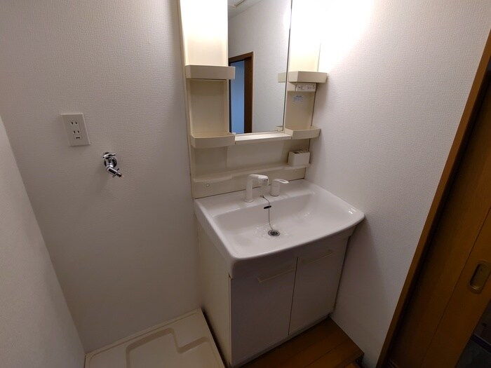 サンマンション江坂(602)の物件内観写真