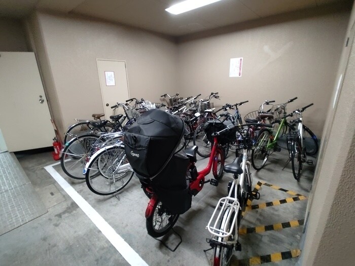 サンマンション江坂(602)の物件外観写真