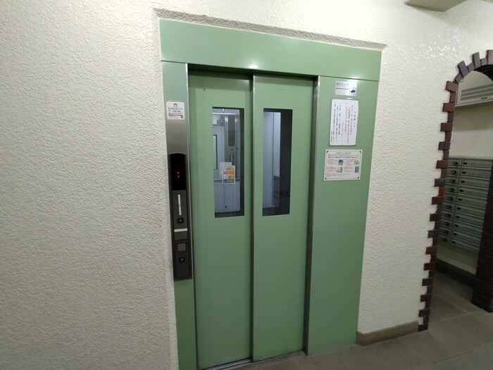 サンマンション江坂(602)の物件外観写真