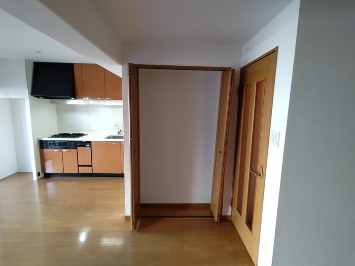 サンマンション江坂(602)の物件内観写真