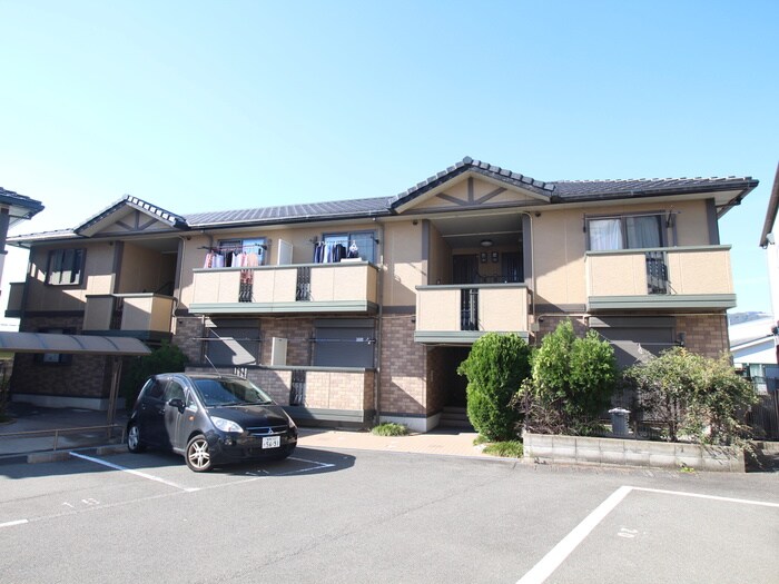 シルクコートＡ棟の物件外観写真