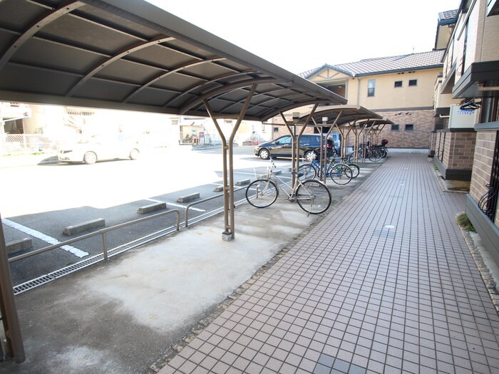 シルクコートＡ棟の物件外観写真