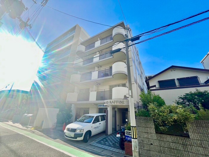 パレ･ラフィネ甲子園口の物件外観写真