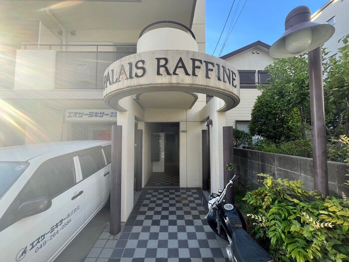 パレ･ラフィネ甲子園口の物件外観写真