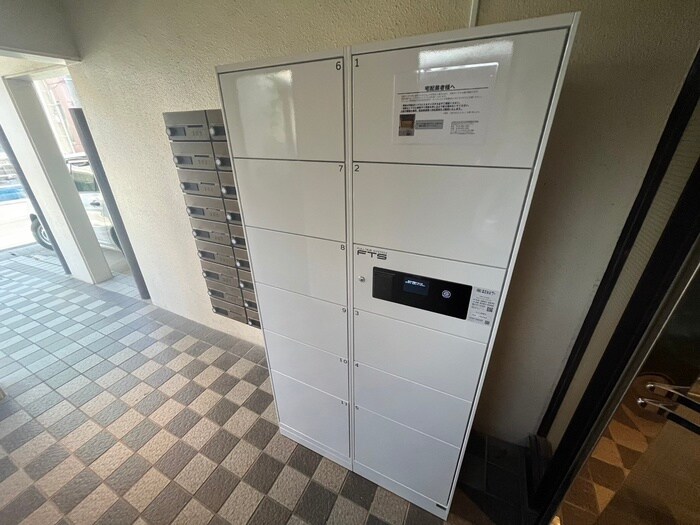 パレ･ラフィネ甲子園口の物件外観写真