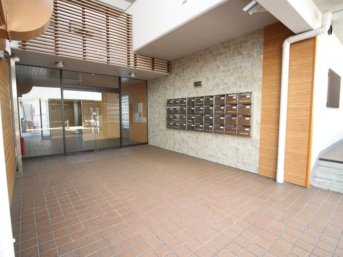 ReNaXiA恵我ノ荘2号棟の物件外観写真