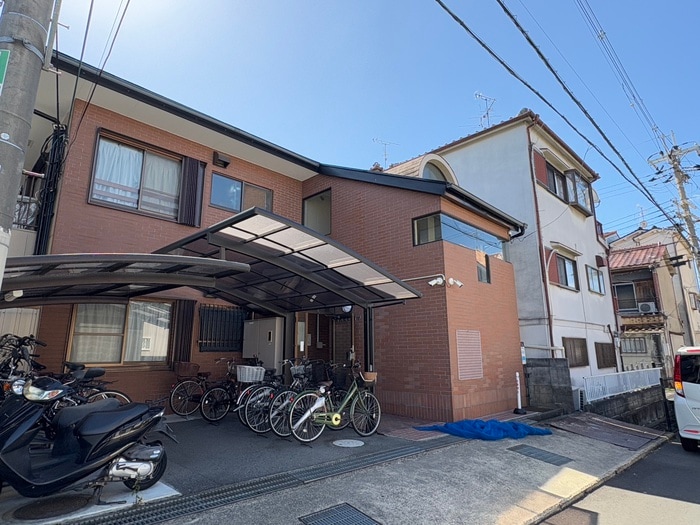 イズミハイツの物件外観写真