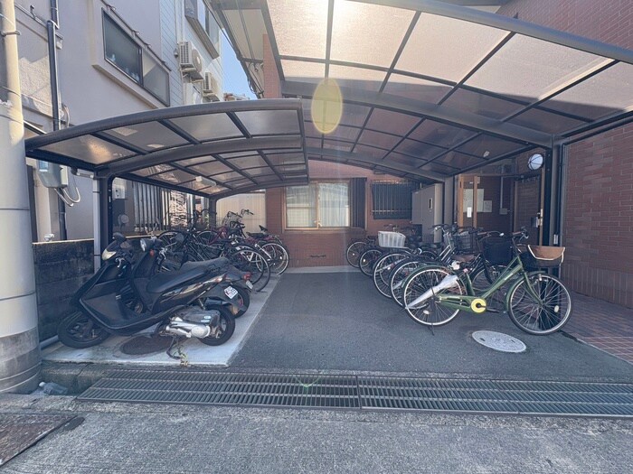 イズミハイツの物件外観写真