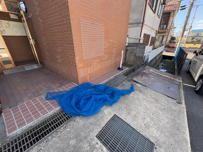 イズミハイツの物件外観写真