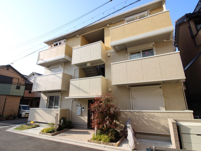 バラドミールの物件外観写真