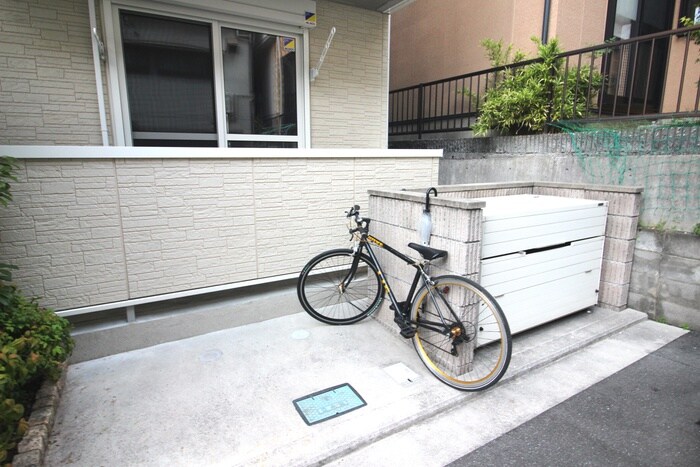 バラドミールの物件外観写真