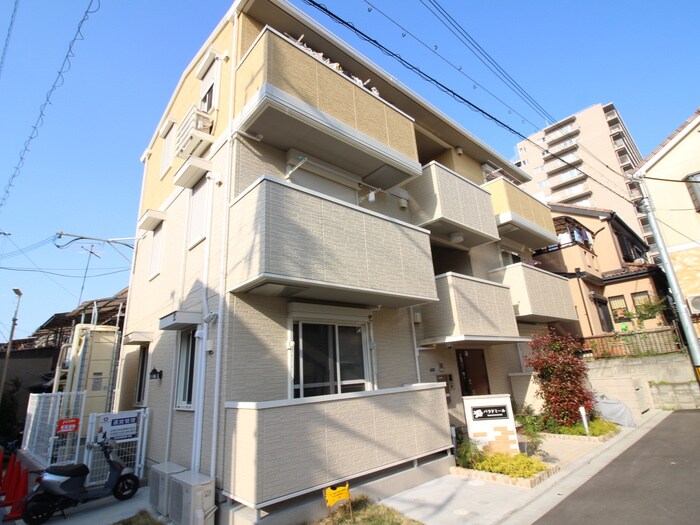 バラドミールの物件外観写真