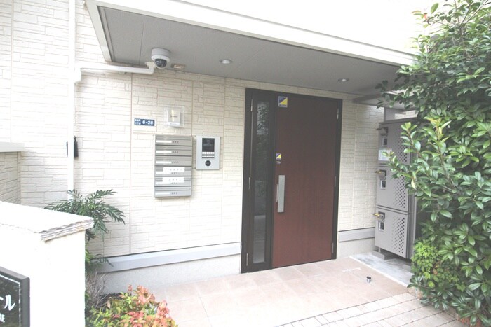 バラドミールの物件外観写真