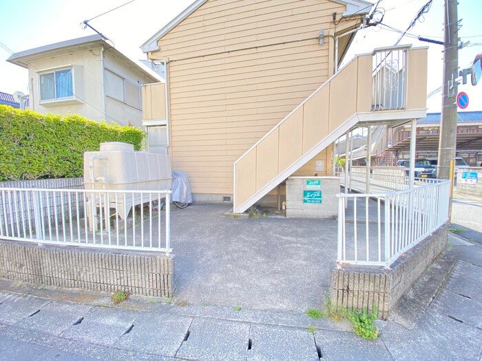 サンハイツ梅津の物件外観写真