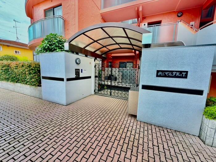 れじでんすＫ＆Ｔの物件外観写真