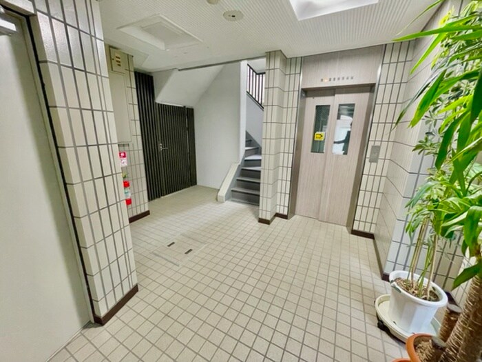 石井ビルの物件外観写真